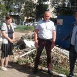 Депутат обсудил с жителями Маркса благоустройство дворовых территорий