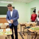 Мэр Ижевска Олег Бекмеметьев проверил, как школы города готовятся к новому учебному году