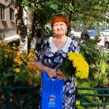 Единороссы поздравили с Днем строителя ветерана труда
