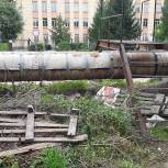 После ремонта теплотрассы на улице Индустриальной в Дзержинском районе появилась свалка