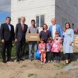 Многодетной семье погорельцев из Тобольска оказали помощь