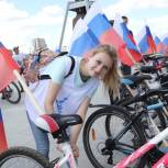 В Ижевске состоялся праздничный велопарад в честь Дня флага