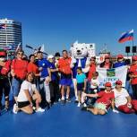 Жители Владивостока отметили День флага массовым двухкилометровым забегом