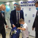 Волгоградские единороссы присоединились к акции «Собери ребенка в школу»
