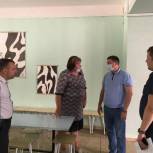 В преддверии нового учебного года Евгений Ковалев осмотрел школы Волжского района