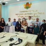 Депутаты передали малообеспеченным семьям острова Чечень школьные принадлежности 