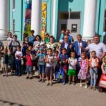 Марина Дбар и депутаты подарили праздник брянским детям