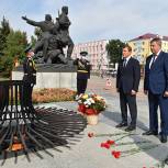 Андрей Турчак почтил память героев Великой Отечественной войны и бойцов 6-й роты в Брянске