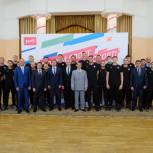 Андрей Травников вручил волейболистам акт ввода в эксплуатацию Регионального волейбольного центра