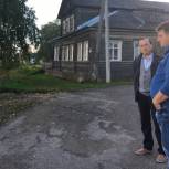 Каргопольские партийцы контролируют работы по благоустройству