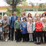 Единороссы приняли участие в благоустройстве сквера в Курске