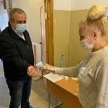 Сергей Неверов посетил избирательные участки в Смоленске