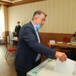 Спикер регионального парламента Андрей Шимкив принял участие в голосовании