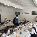 С начала учебного года в Чеченской Республике проверили организацию горячего питания в около 200 школах