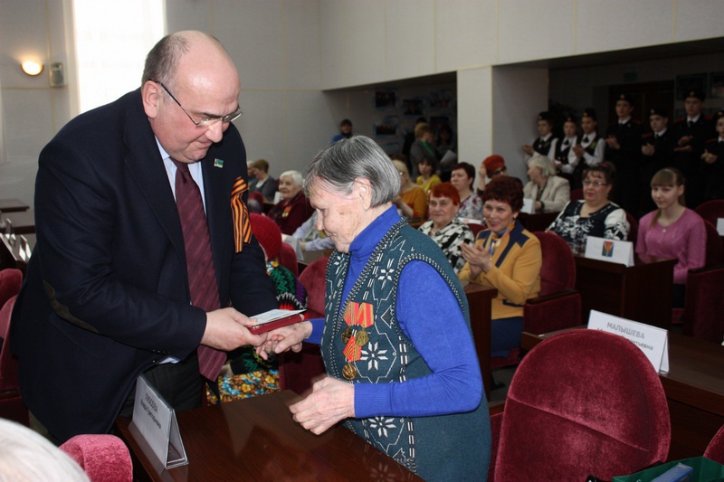  Вручение ветеранам медалей к 70-летию Победы в Великой Отечественной войне. Коми