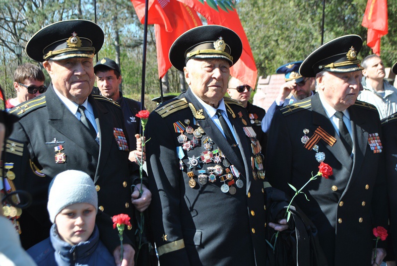 Участники автопробега «Перекличка поколений 1945 – 2015 гг.» в Севастополе