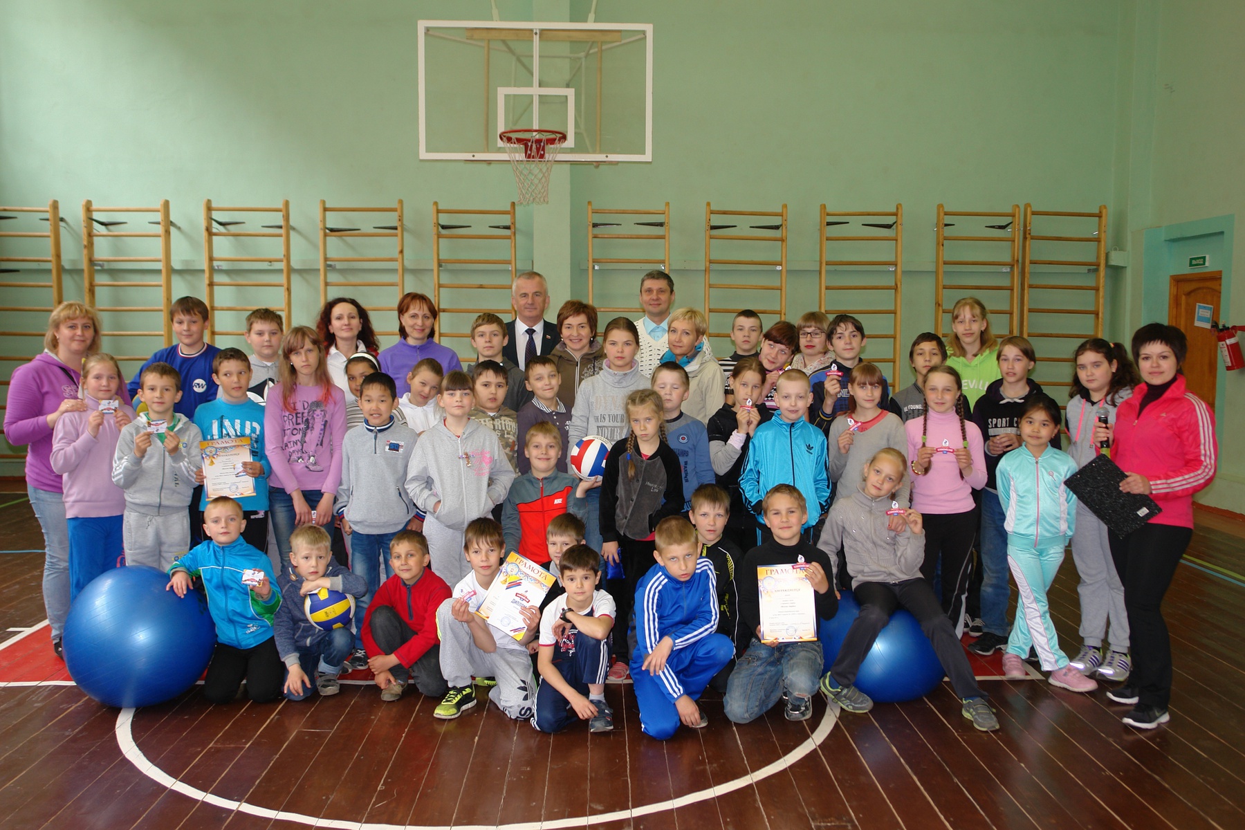 В Североморске в рамках партпроекта «Детский спорт» состоялись «Веселые старты»