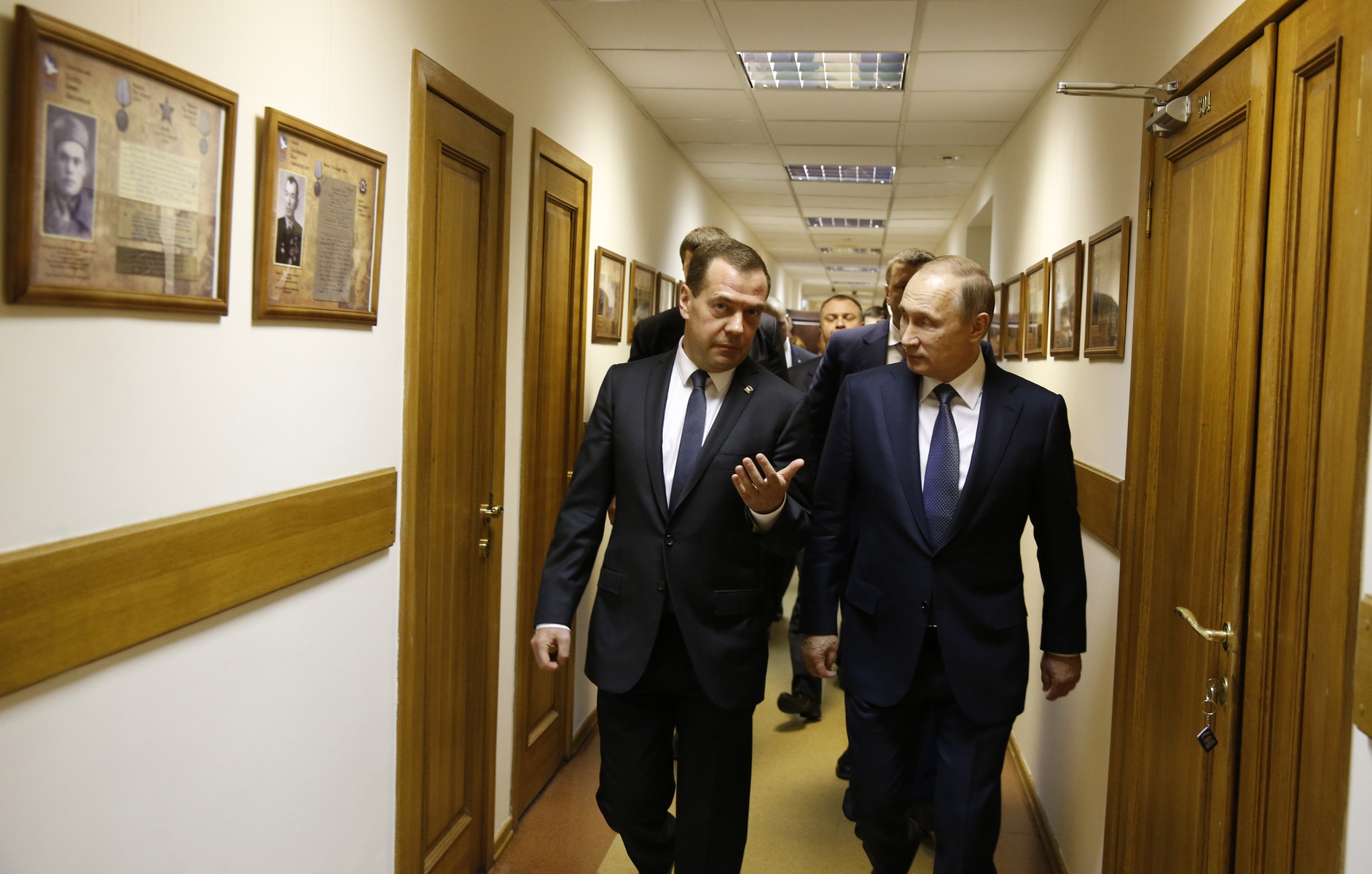 Президент РФ Владимир Путин и председатель «Единой России», премьер-министр РФ Дмитрий Медведев провели встречу с участниками предварительного голосования Партии
