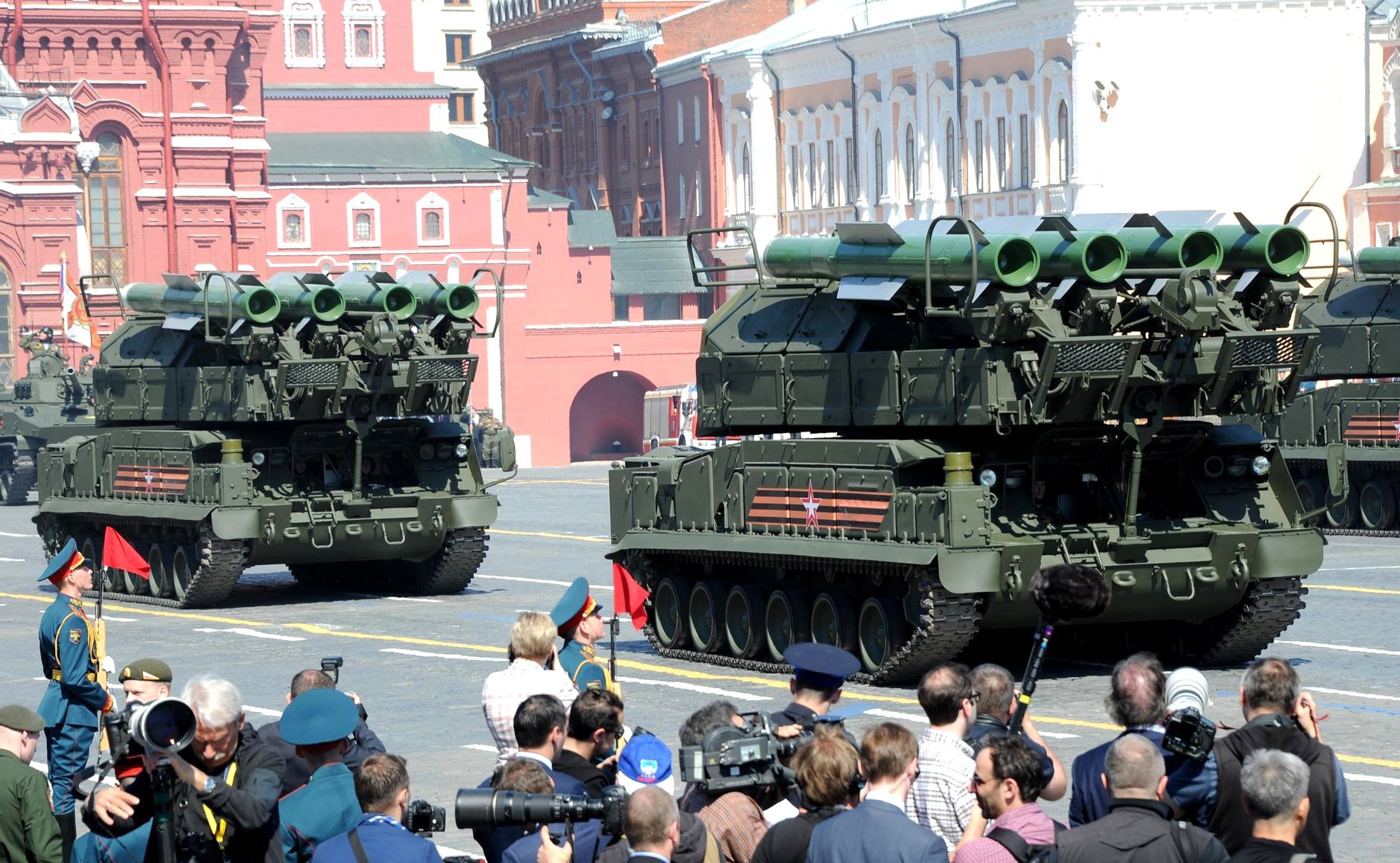 военная техника на параде в москве