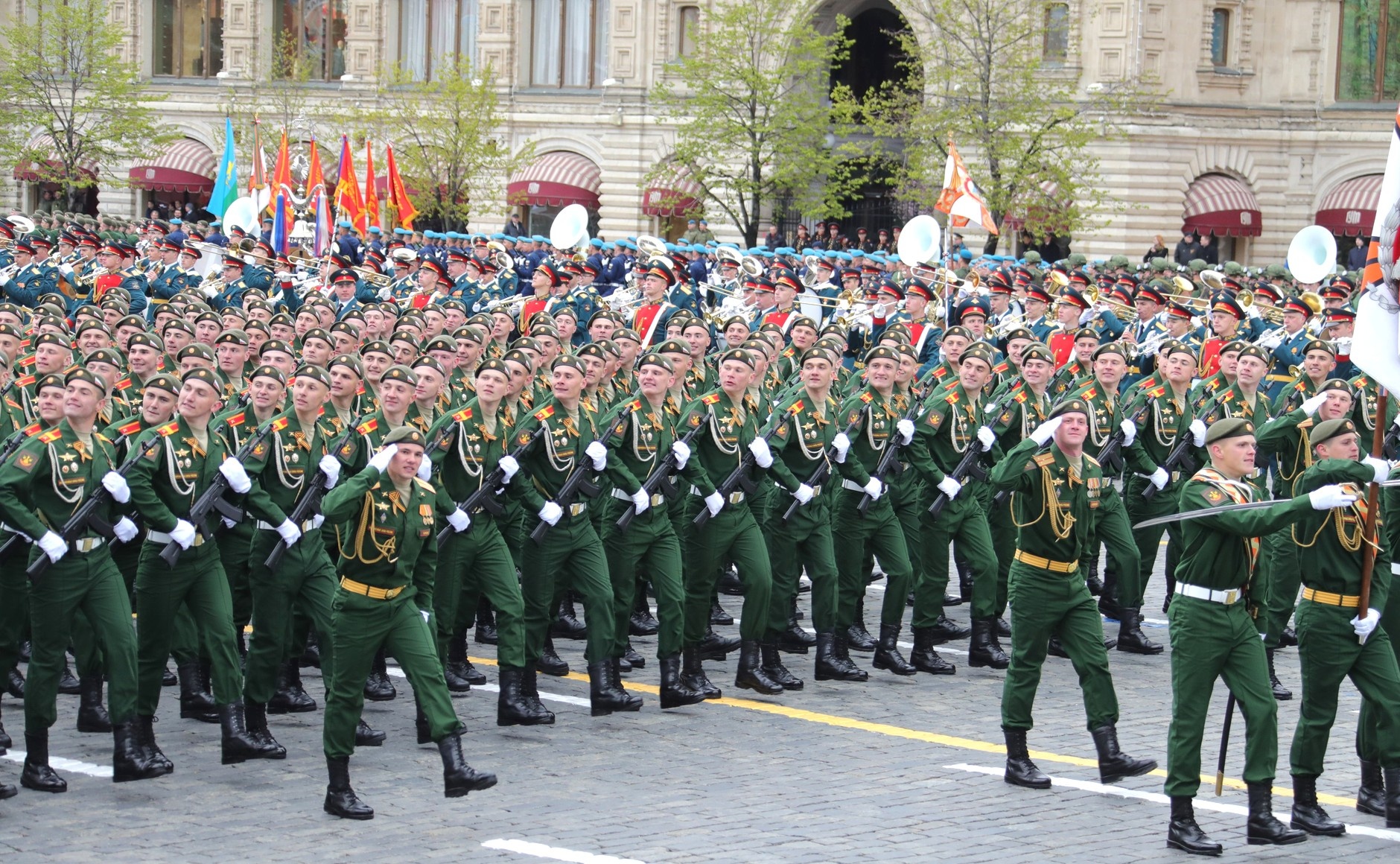 9 мая 2011 года. Военный парад. Военнослужащие на параде. Войска на параде Победы. Российские военные на параде.