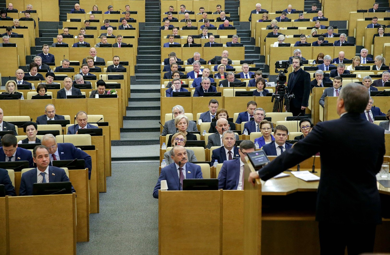 Нижняя палата состоит из депутатов