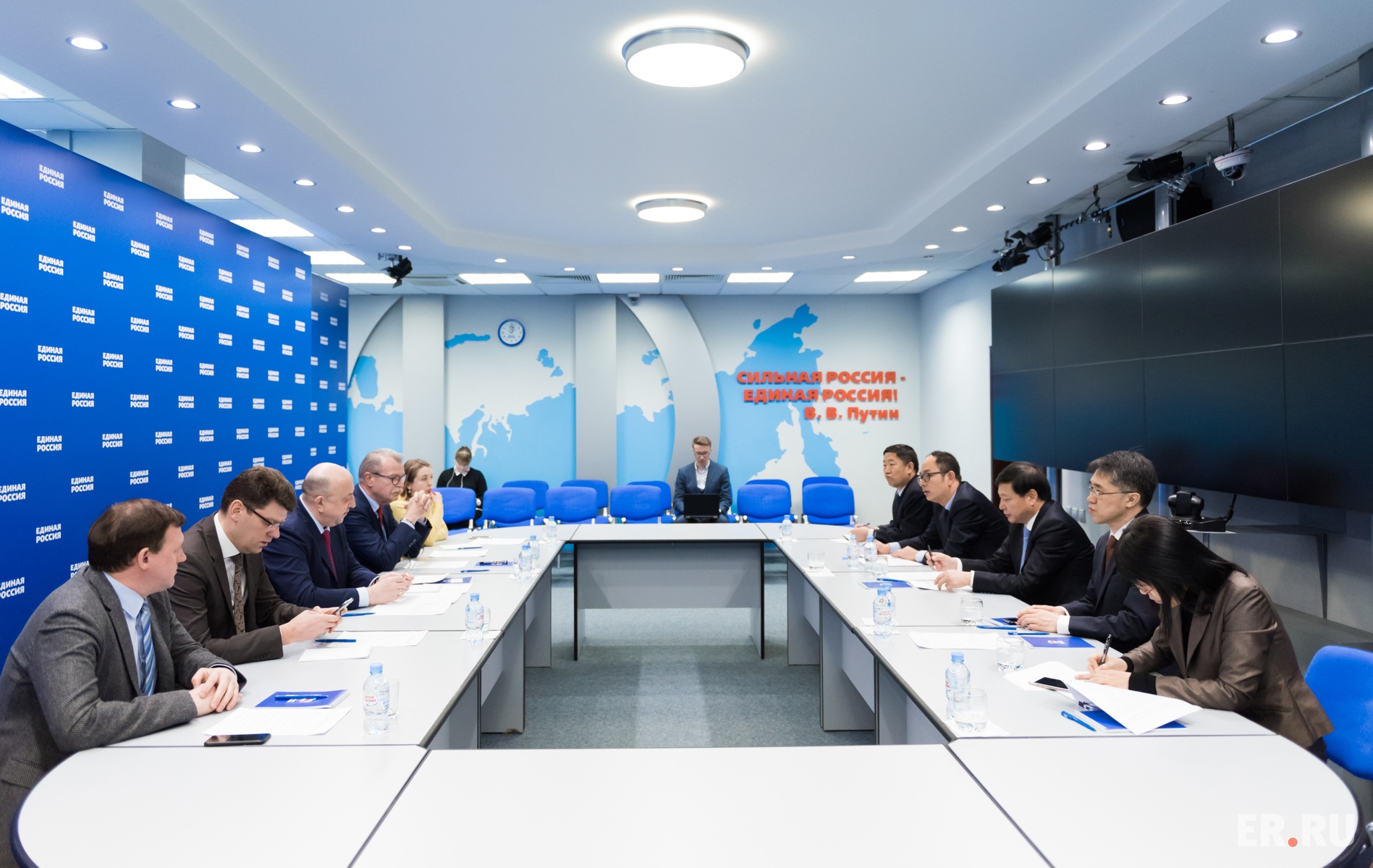  «Единая Россия» провела консультации с делегацией «Коммунистической партии Китая»