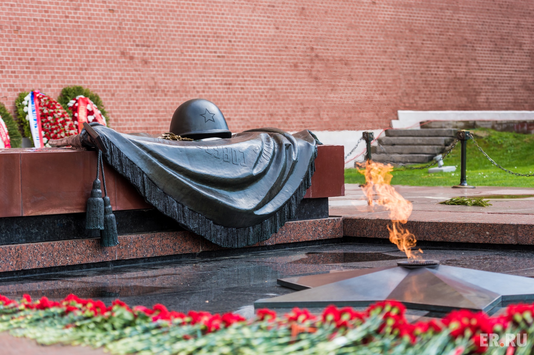 Фото памятник неизвестному солдату у кремлевской стены