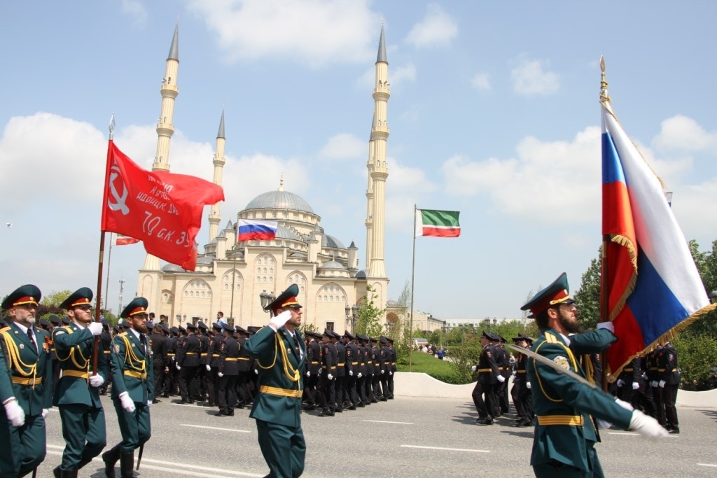 парад победы в грозном. парад победы в грозном 2022. парад день победы в чечне. парад 9 мая 2023г в грозном. парад 9 мая в чечне.
