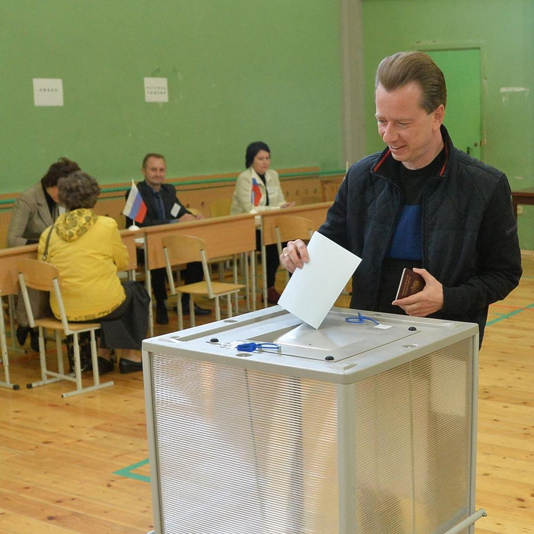 Владимир Бурматов принял участие в Едином дне предварительного голосования «Единой России» в Челябинске