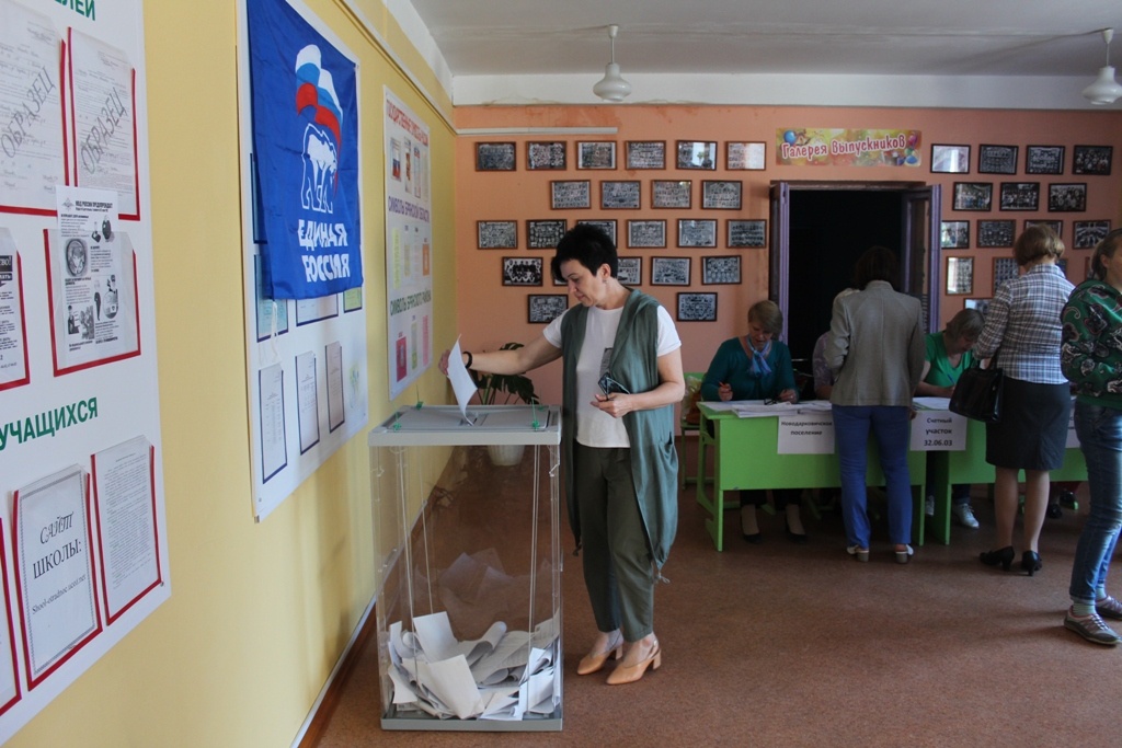 Валентина Миронова приняла участие в Едином дне предварительного голосования «Единой России» в Брянске