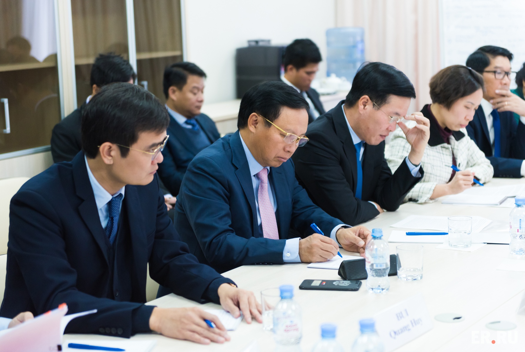  В «Единой России» прошли консультации с представителями Коммунистической партии Вьетнама