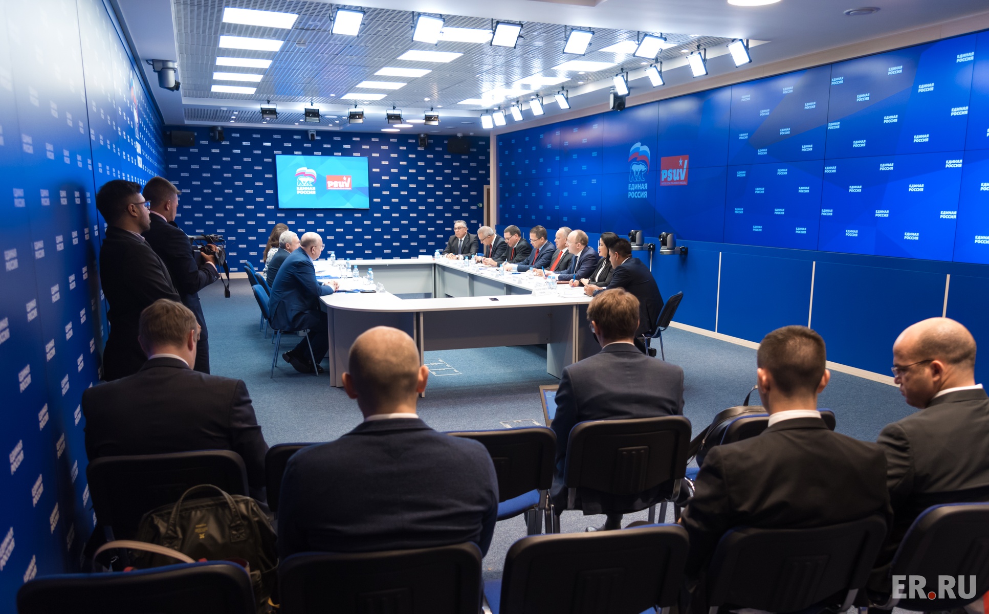  «Единая Россия» провела межпартийные консультации с делегацией Единой социалистической партии Венесуэлы