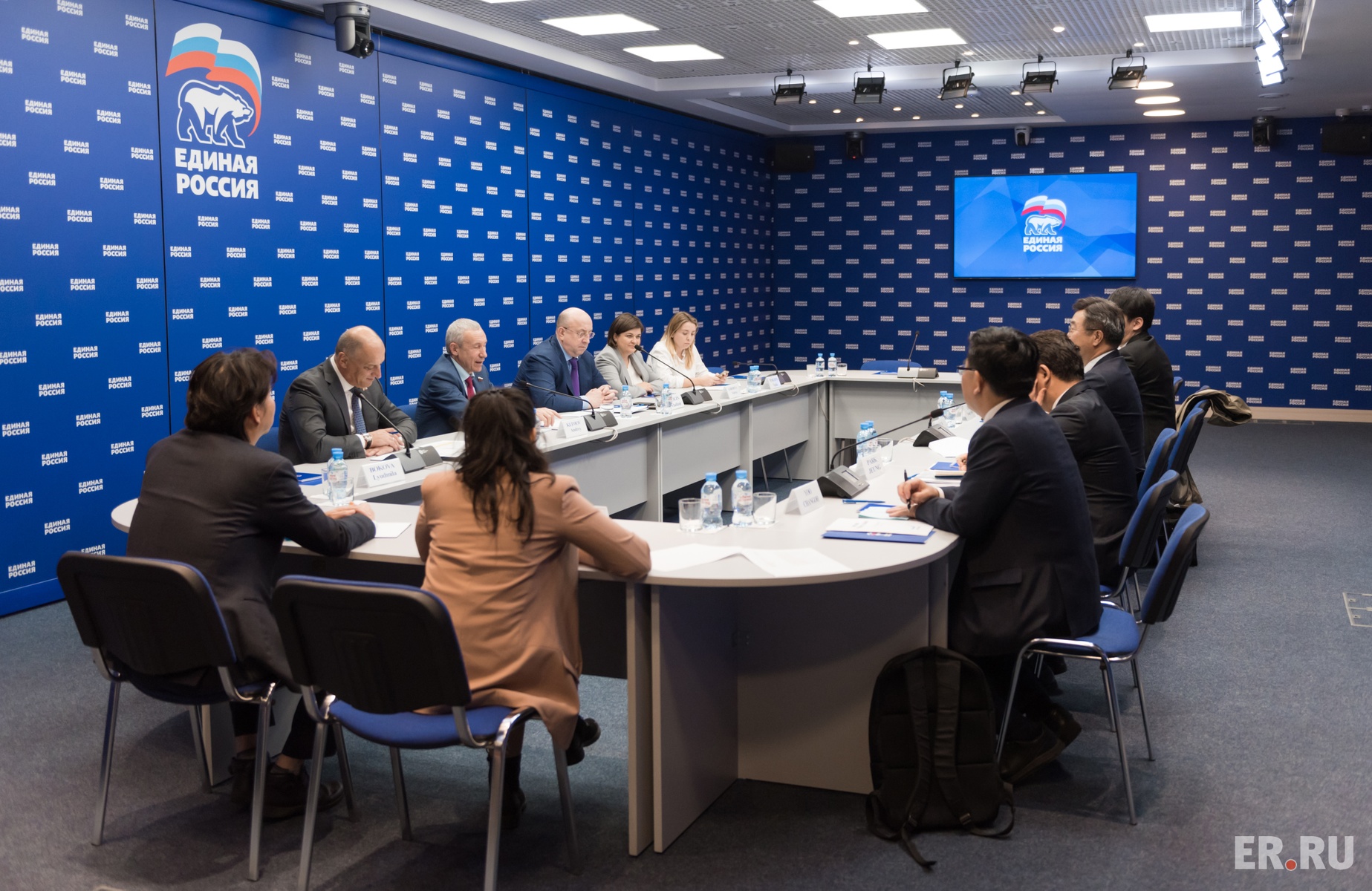  «Единая Россия» провела консультации с делегацией Демократической партии Республики Корея