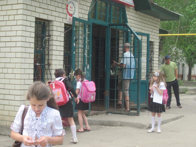 координатор проекта «Народный контроль» Елена Резепова провела рейд. Поводом для инспекционной поездки стало обращение на «горячую линию» проекта группы граждан, проживающих по улице Южной Заводского района