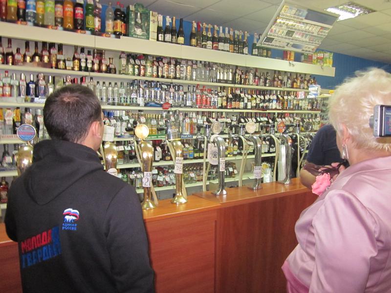 координатор проекта «Народный контроль» Елена Резепова провела рейд. Поводом для инспекционной поездки стало обращение на «горячую линию» проекта группы граждан, проживающих по улице Южной Заводского района