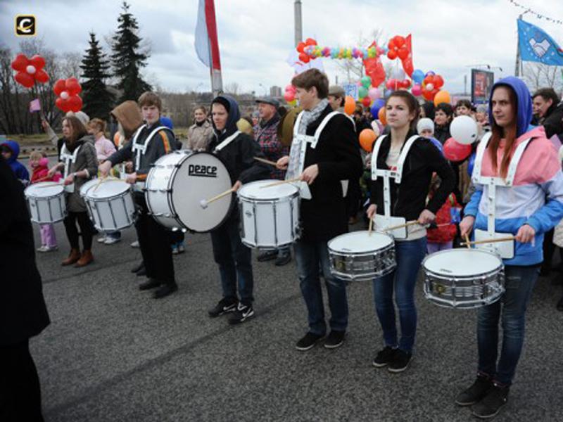 Первомайское шествие. Фото "Столица на Онего"