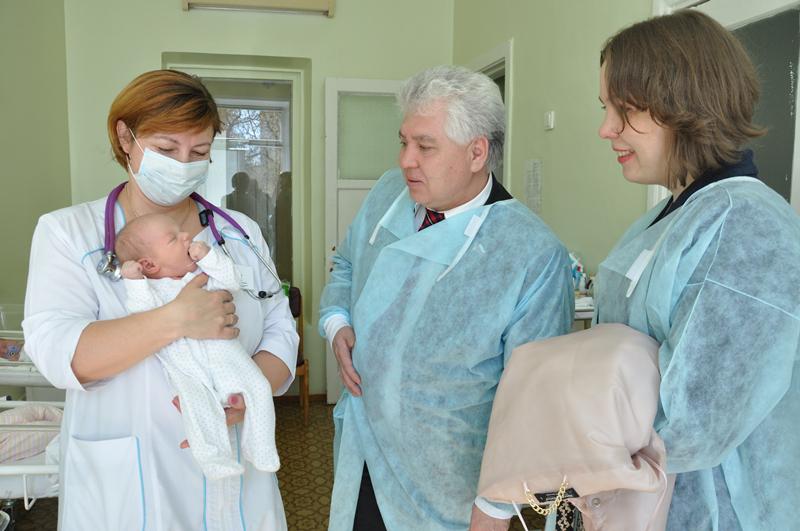 Сотрудники регионального исполкома "Единой России" оказали помощь детской больнице №11