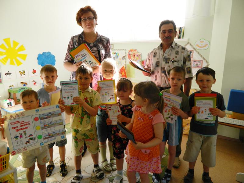 Новоуральск: «Мы идём в детский сад, водители! Будьте, пожалуйста, бдительны!»
