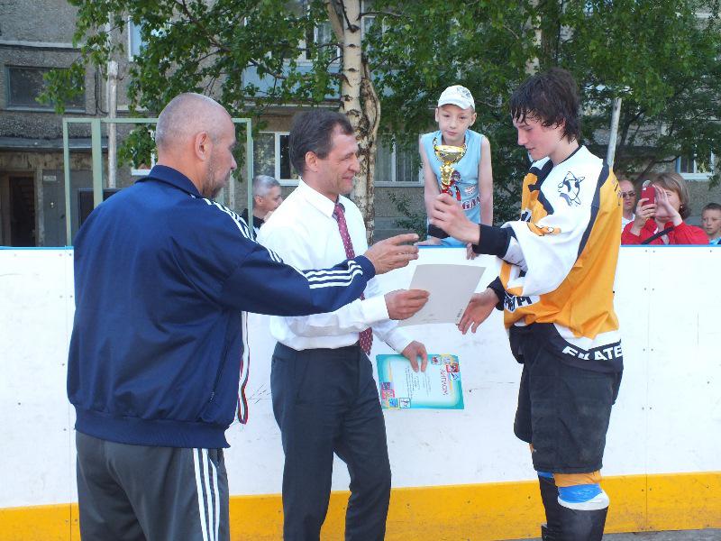 Орджоникидзевский район: Первенство по роллер-хоккею