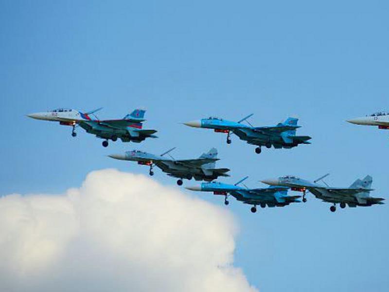 Пилотажная группа Липецкого авиацентра «Соколы России» продемонстрировала фигуры высшего пилотажа