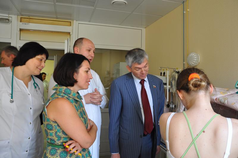 Посещение ДГБ №10 депутатом Государственной Думы РФ Александром Петровым