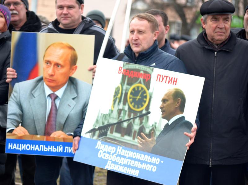 Митинг в поддержку братского народа Украины. Псков, 9марта 2014