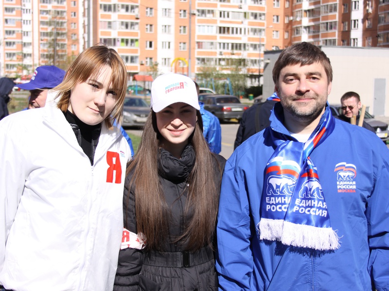 26.04.2014 Субботник "Миллион деревьев"