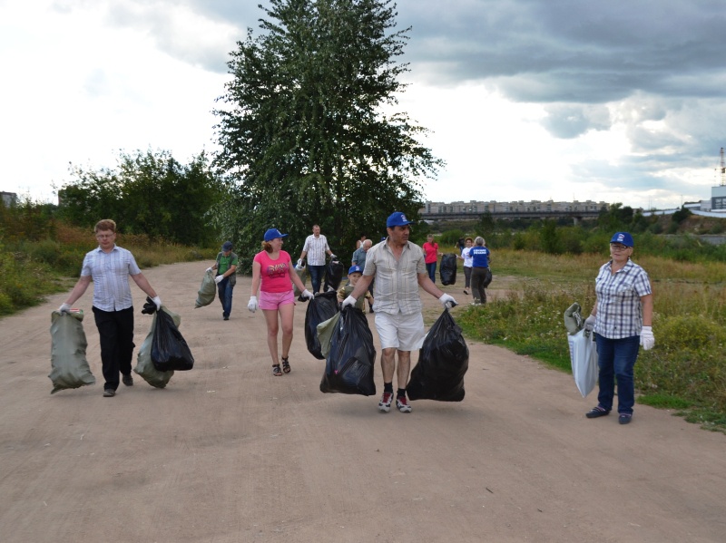 Субботник "Я за чистый пляж". Псков. 12 августа 2014
