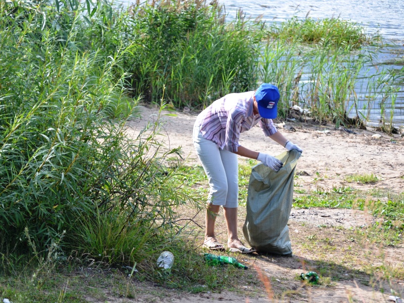 Субботник "Я за чистый пляж". Псков. 12 августа 2014