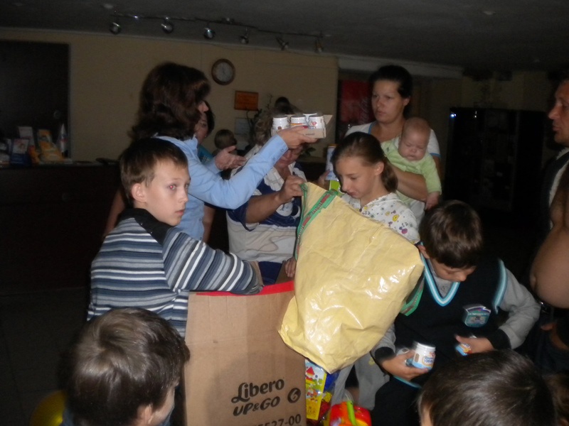 Передача гуманитарной помощи беженцам, г. Ревда