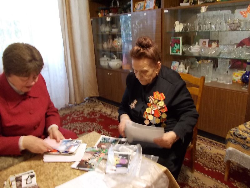 Новоуральские партийцы навестили ветерана войны