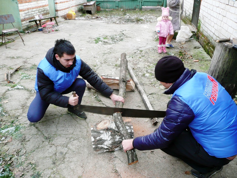 Чувашские молодогвардейцы взяли шефство над семьей беженцев с Украины