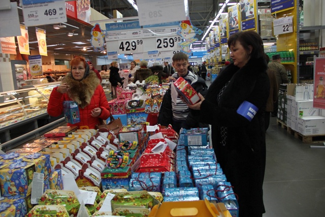 «Единая Россия» в Чебоксарах проводит мониторинг цен на товары первой необходимости в рамках партийного проекта «Народный контроль» (18.12.2014)