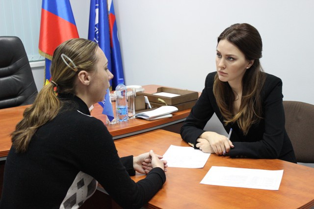 Алена Аршинова провела прием граждан (25.12.2014)